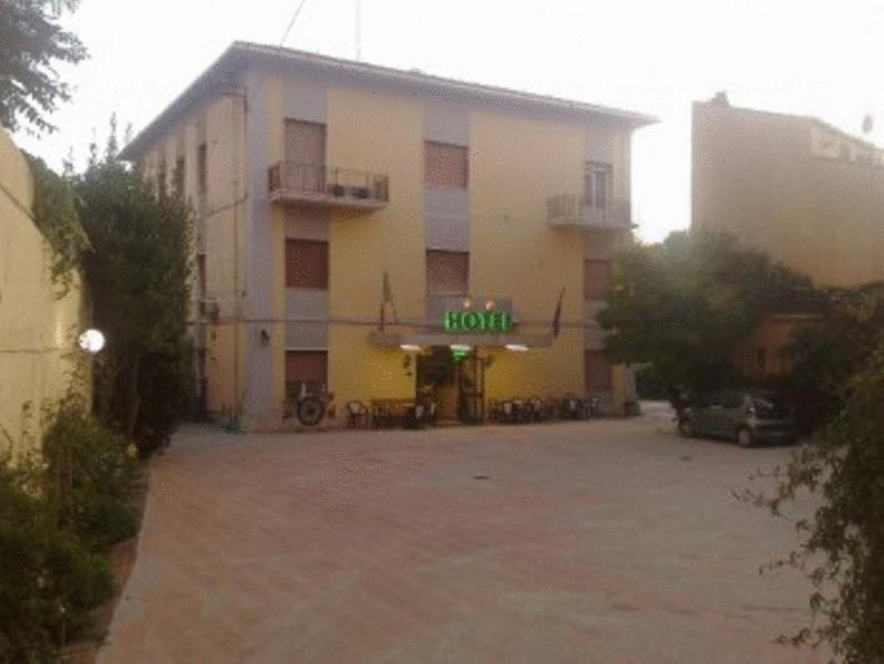 Parking Hotel Giardino Livorno Exterior foto