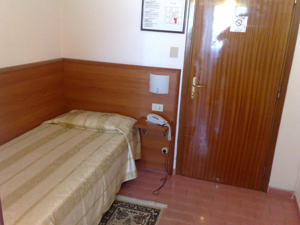 Parking Hotel Giardino Livorno Quarto foto