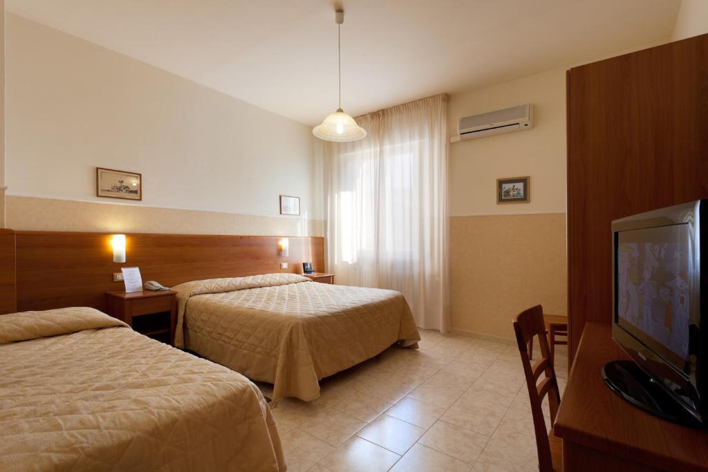 Parking Hotel Giardino Livorno Quarto foto
