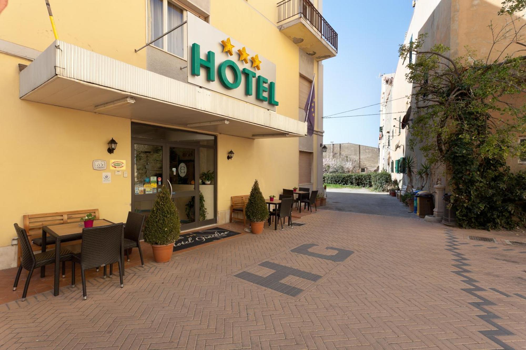 Parking Hotel Giardino Livorno Exterior foto